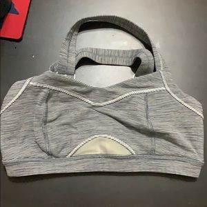 Lululemon bra size 4